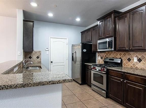 5th image of 4168 Comanche Dr