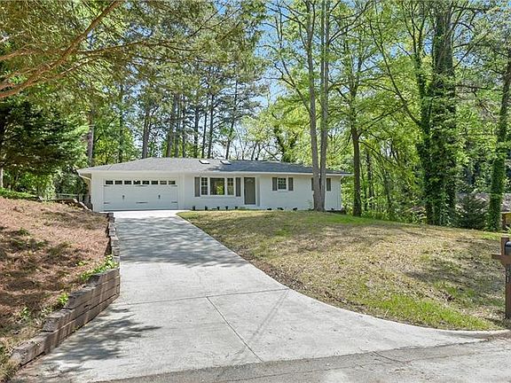 5th image of 601 Oriole Dr SE