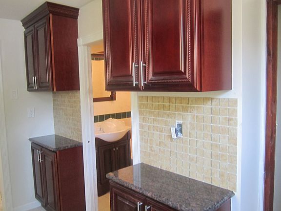 5th image of 11933 146th St