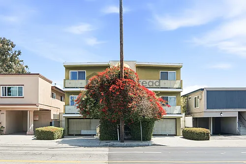 1826 S Bundy Dr #4 Photo 1