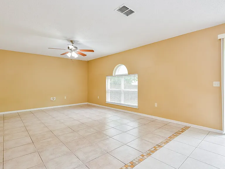 2047 Galahad Dr — Photo 5