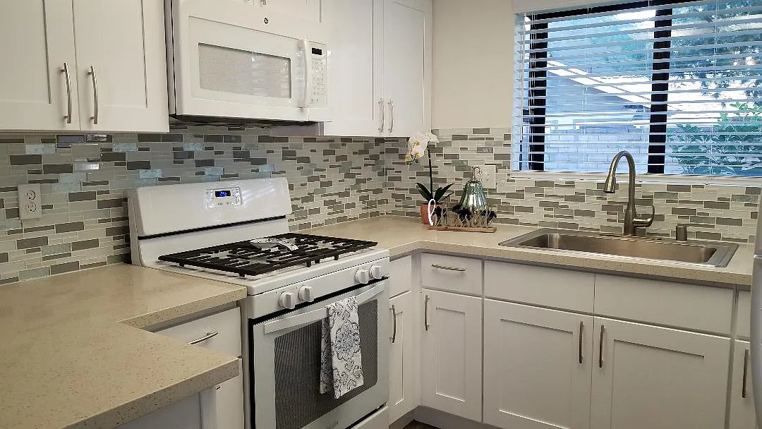 2 bed, 2.5 bath, 1021 sqft, $2,795 — Photo 2