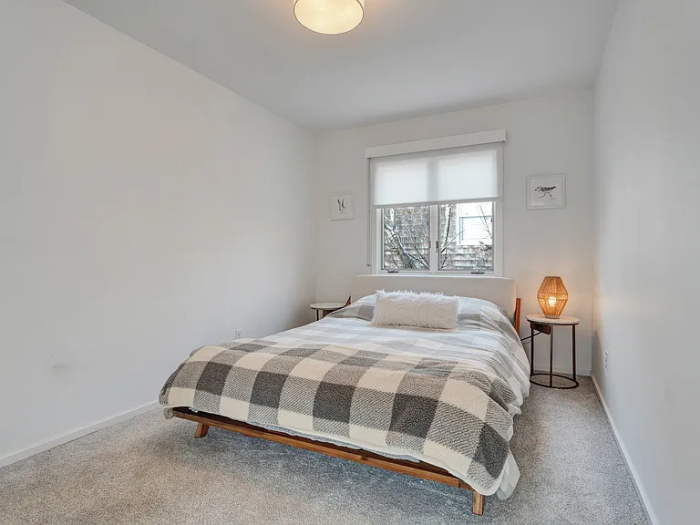 44 Bryan Rd — Photo 10
