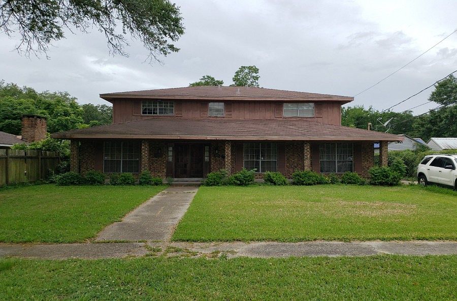 1st image of 3131 Aurora Dr