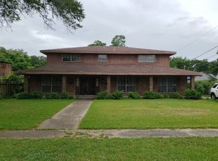 3131 Aurora Dr, New Orleans, LA 70131