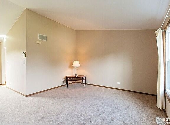 4th image of 2701 Meadowdale Ln