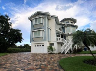 212 Lagoon Dr, Palm Harbor, FL 34683