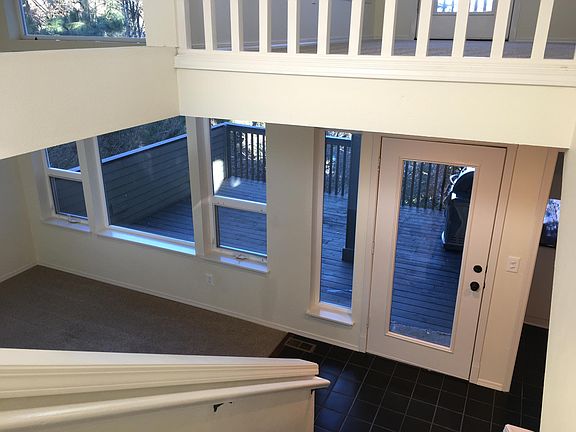4th image of 2639 Gloria Dr