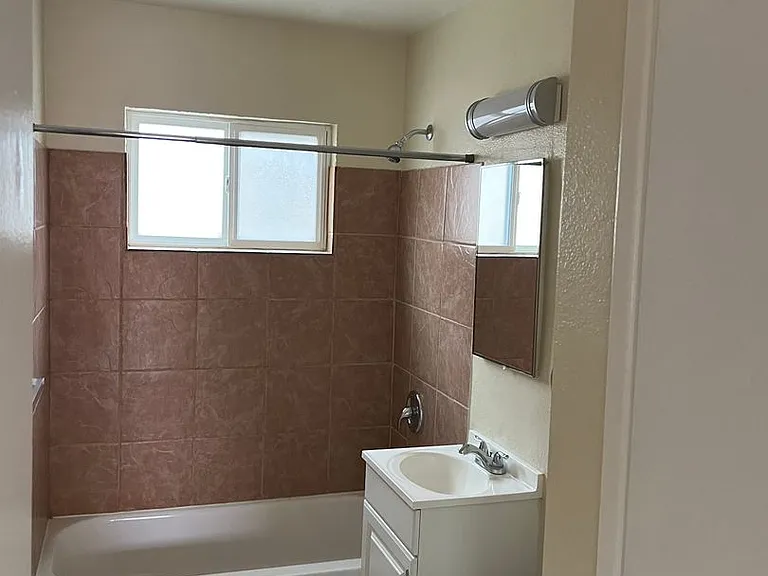Astro Vista Apartments — Photo 24