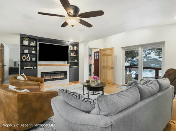 2203 Crestwood Dr, Glenwood Springs, CO 81601