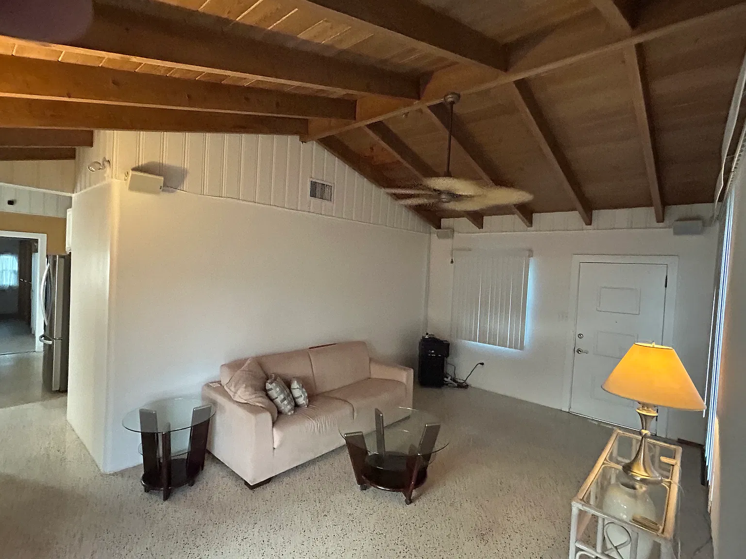 3 bed, 1.5 bath, 1295 sqft, $2,500 — Photo 4