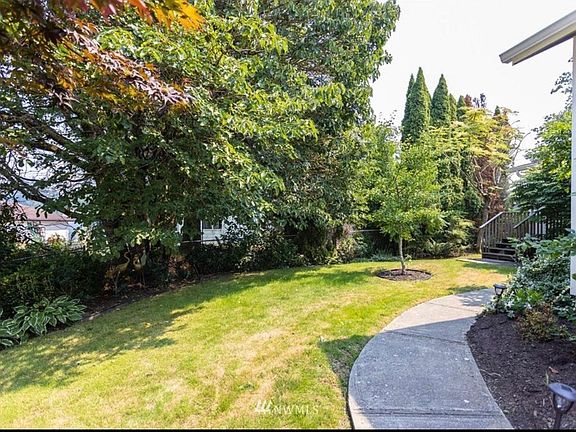 5th image of 603 Redwood Ln #605