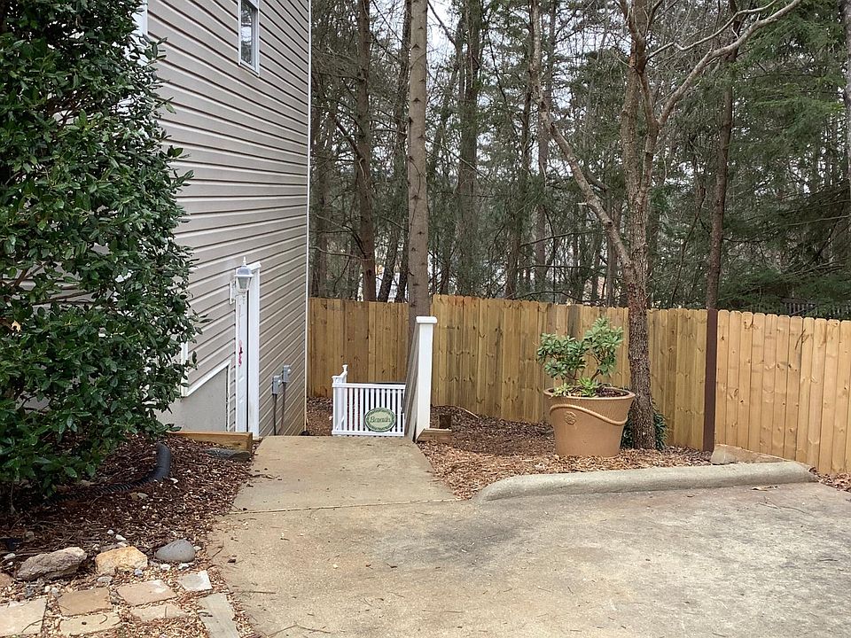 Looking toward the front door, tenant's private driveway.