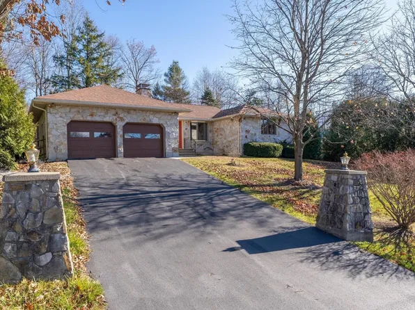 12 Hilltop Terrace, Rutland City, VT 05701