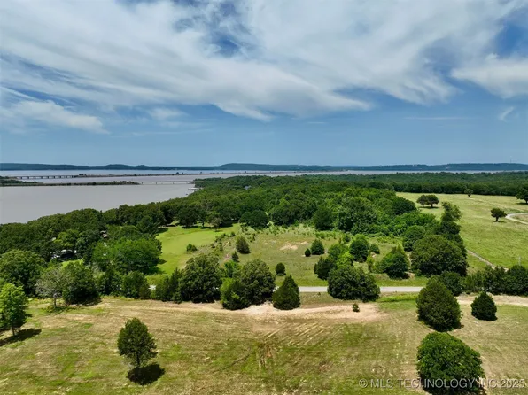 7 Kathy Ln, Eufaula, OK 74432