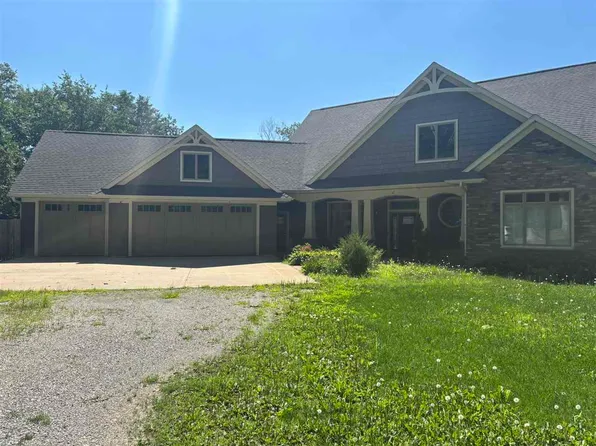 25748 Golden Pond Ln SE, Lone Tree, IA 52755