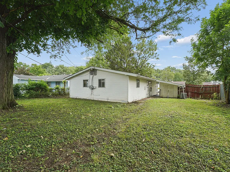 5038 Betsy Dr — Photo 16