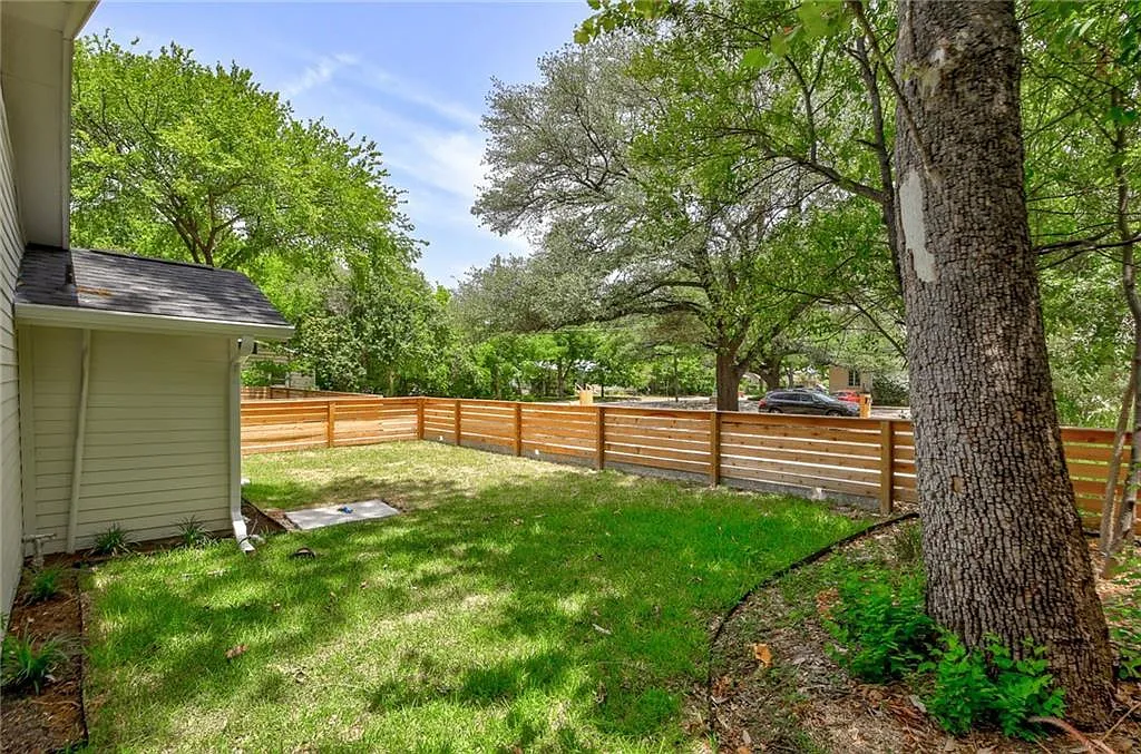 3 bed, 1400 sqft, $3,795 — Photo 3