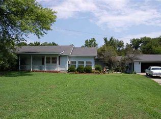 102 State St, Hazel, KY 42049