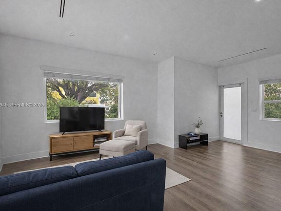 3rd image of 2900 SW 4th St