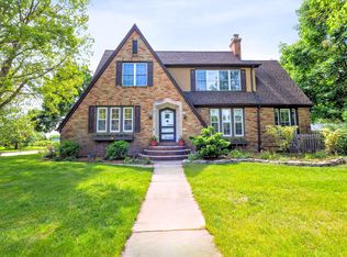 616 S Elm St, Three Oaks, MI