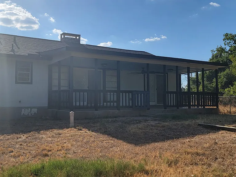 1204 Lakeside Dr W — Photo 12