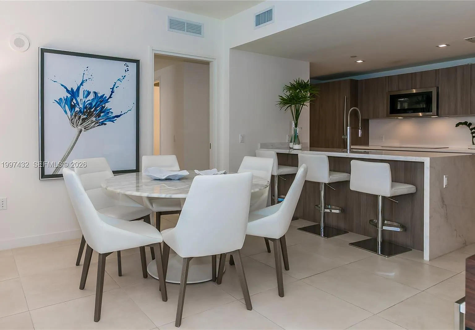 Tiffany House Condo — Photo 3