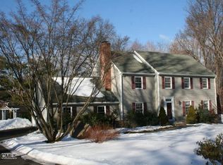 16 Standish Dr, Ridgefield, CT 06877