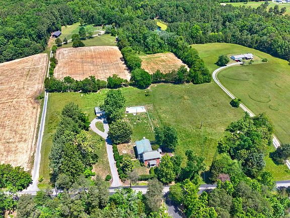 3rd image of 2840 Zion Rd