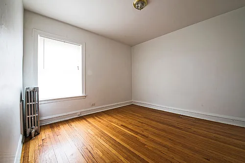 7914-16 S Kingston Ave Chicago, IL 60617 Photo 1