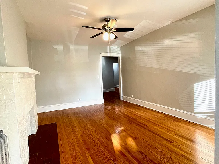 840 W Elmwood Ave #1 — Photo 10