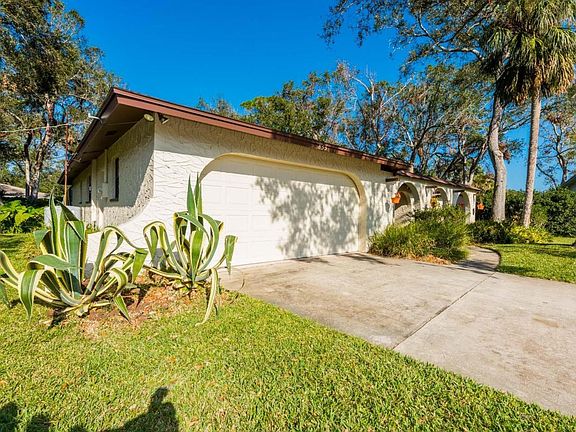 3rd image of 855 Candlewood Cir