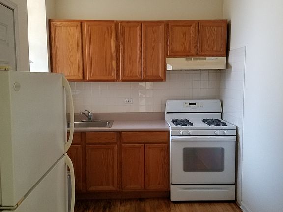 2nd image of 4934 N Winthrop Ave APT 3C