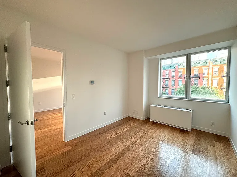 503 W 46th St #14 — Photo 3