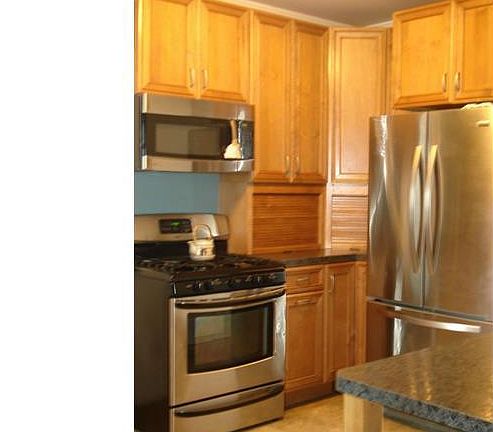 3rd image of 10539 South St