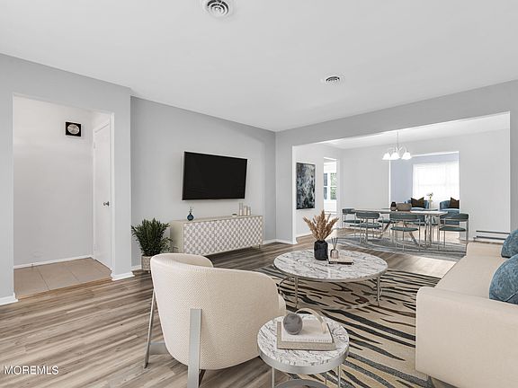 3rd image of 5 Westbrook Drive