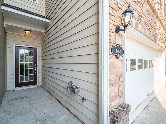3rd image of 1962 Woodland Park Cir