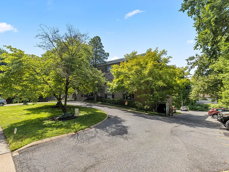 4570 Macarthur Blvd NW #107 — Photo 26