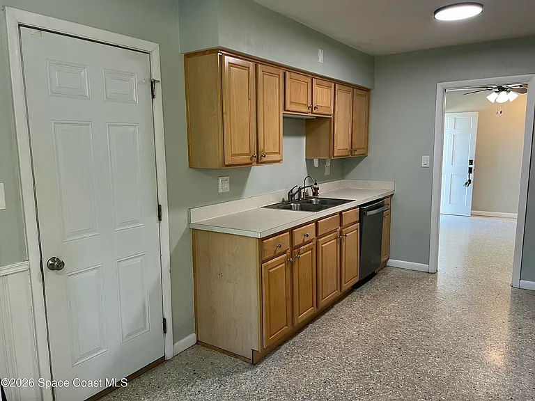 250 Debra Ct — Photo 7