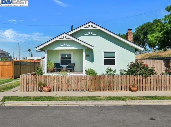 104 Delta Ave, Isleton, CA 95641