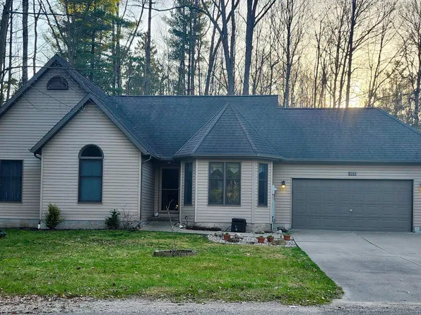 8749 Timberlane Dr, Stanwood, MI 49346