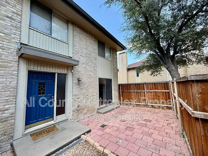 2 bed, 2.5 bath, 1632 sqft, $2,100 — Photo 1