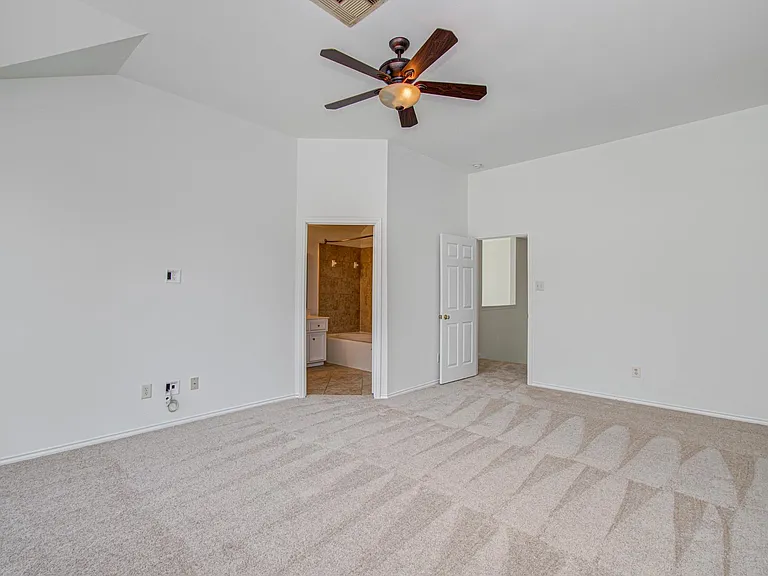 743 Hallsleigh Ln — Photo 26