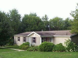 18 N Bluegill Rd, Silver Lake, IN 46982