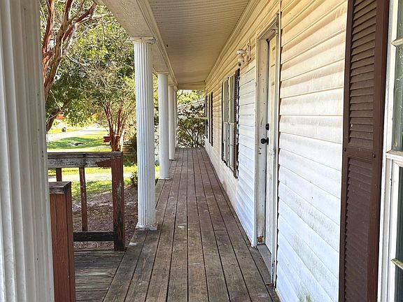 3rd image of 16219 Oaklane Trl