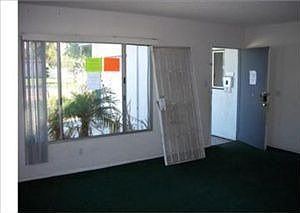 1st image of 617 N Hyacinth Ct