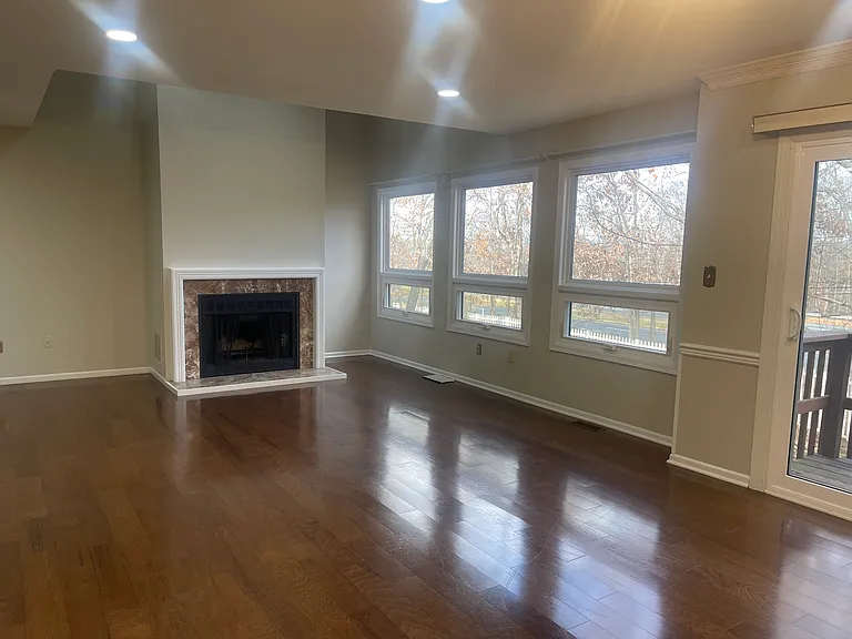Living Room - 3