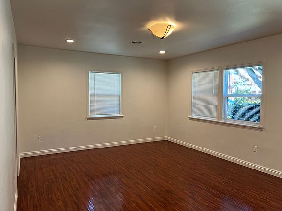 3rd image of 9510 Woodruff Ave