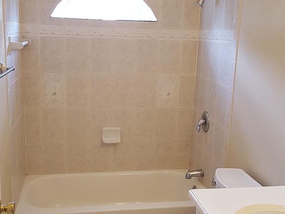 5th image of 1235 Fountainhead Dr