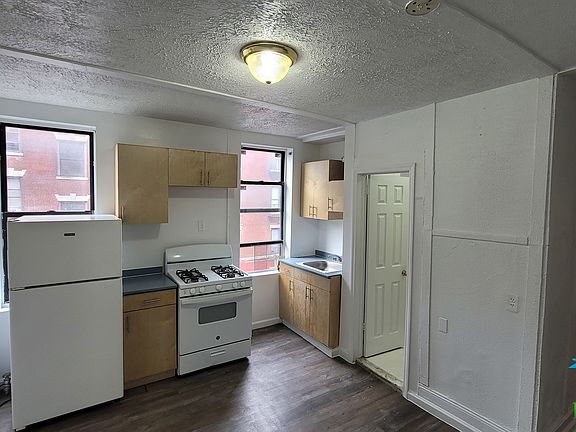 3rd image of 622 E 187th St APT 2D